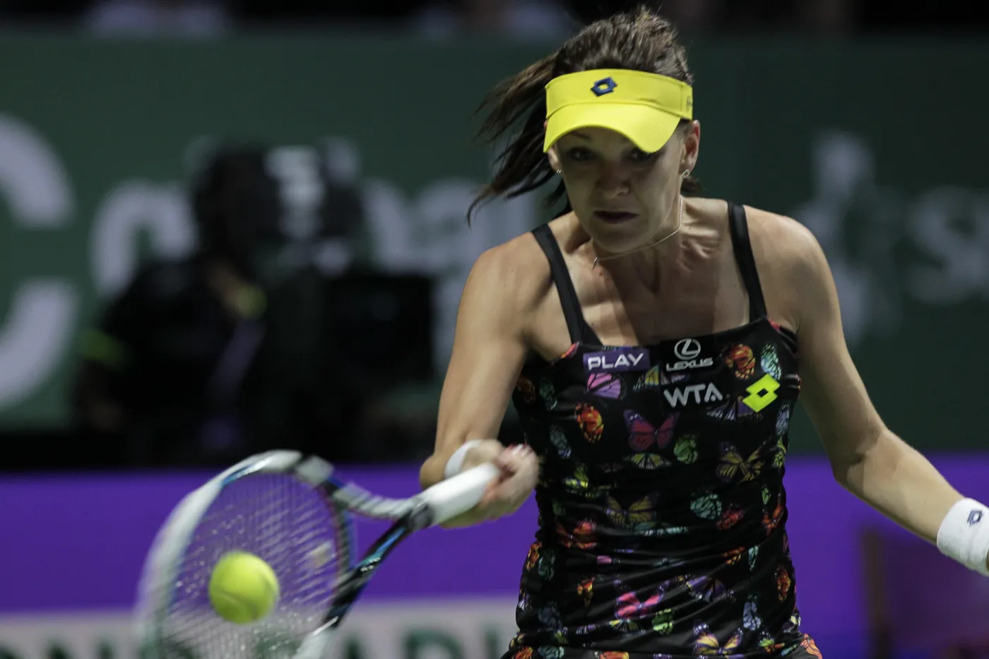 6974341-agnieszka-radwanska-przykuwa-uwage.jpg
