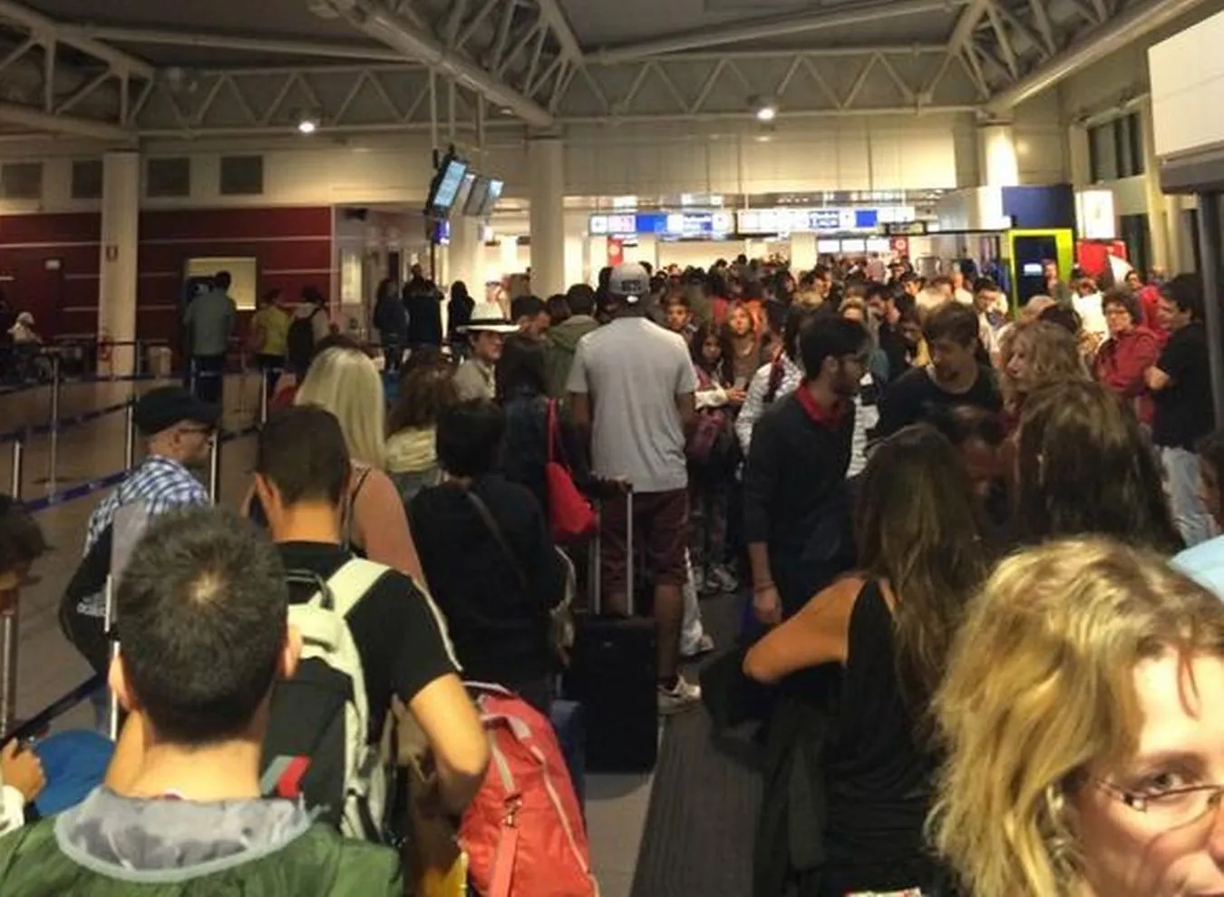 7003736-lotnisko-rome-ciampino-we-wloszech.jpg