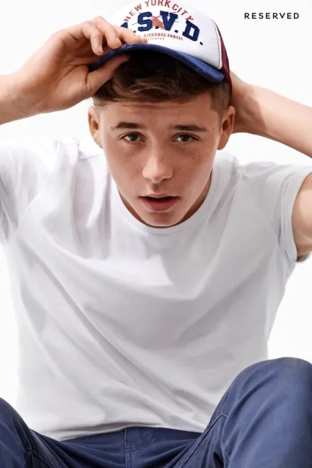 7563950-brooklyn-beckham-w-kampanii-reserved.jpg