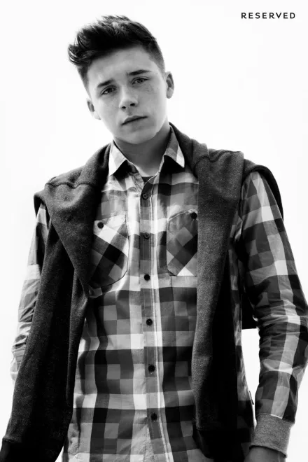 7564022-brooklyn-beckham-w-kampanii-reserved.jpg
