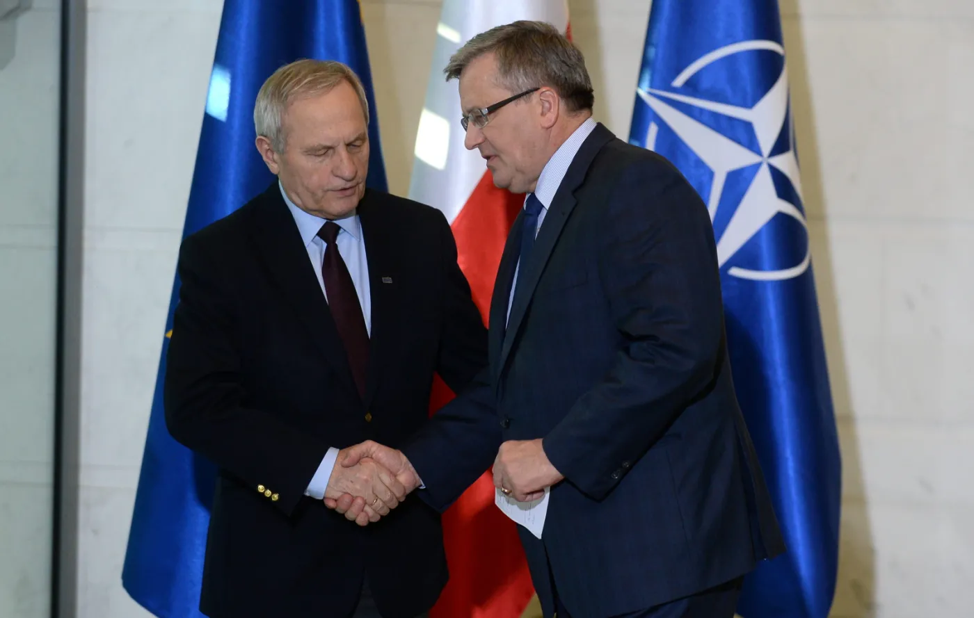 SONDAŻ: Poparcie dla Komorowskiego leci w dół. Będzie druga tura