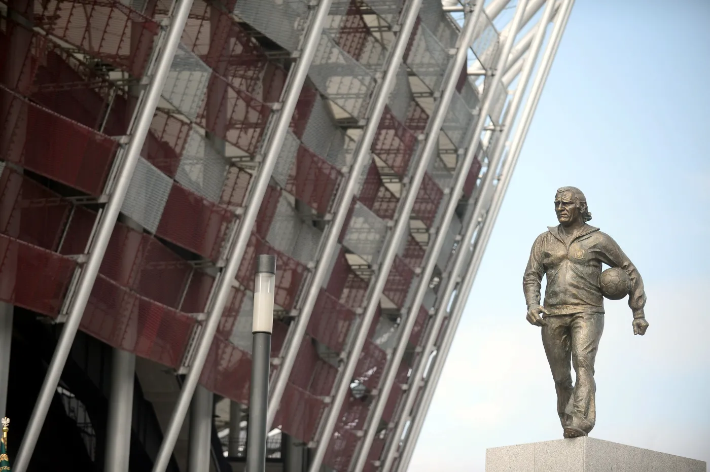 7589232-przed-stadionem-narodowym-odslonieto.jpg