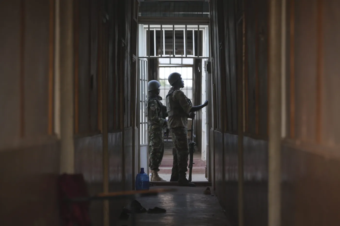7618257-terrorysci-zaatakowali-uniwersytet.jpg