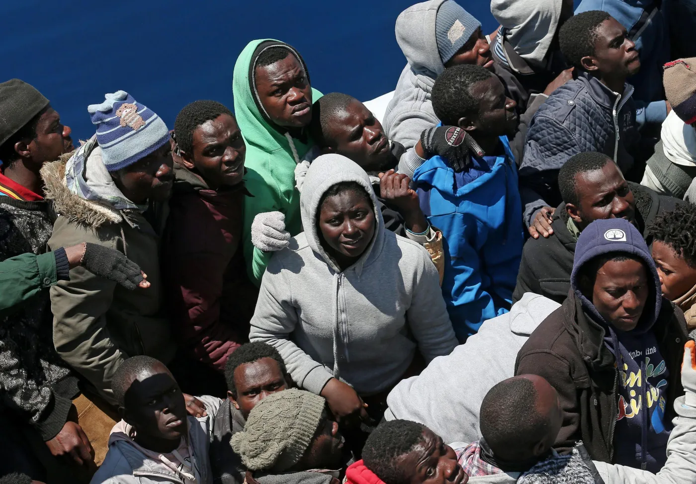7688520-imigranci-plyna-z-afryki-do-europy.jpg