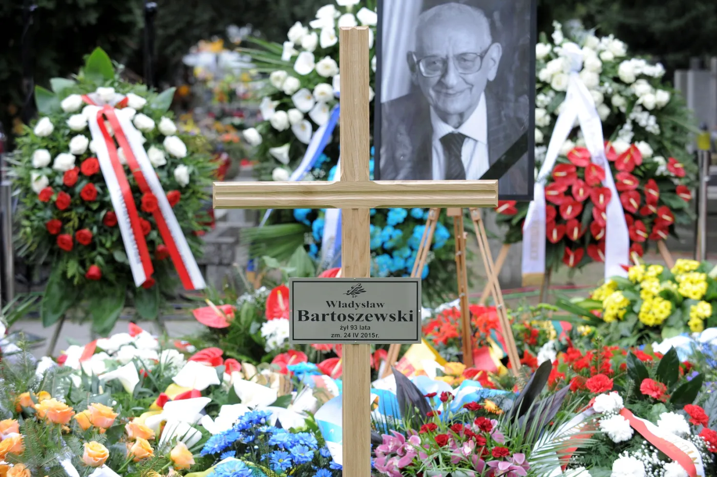 7726847-uroczystosci-pogrzebowe-wladyslawa.jpg