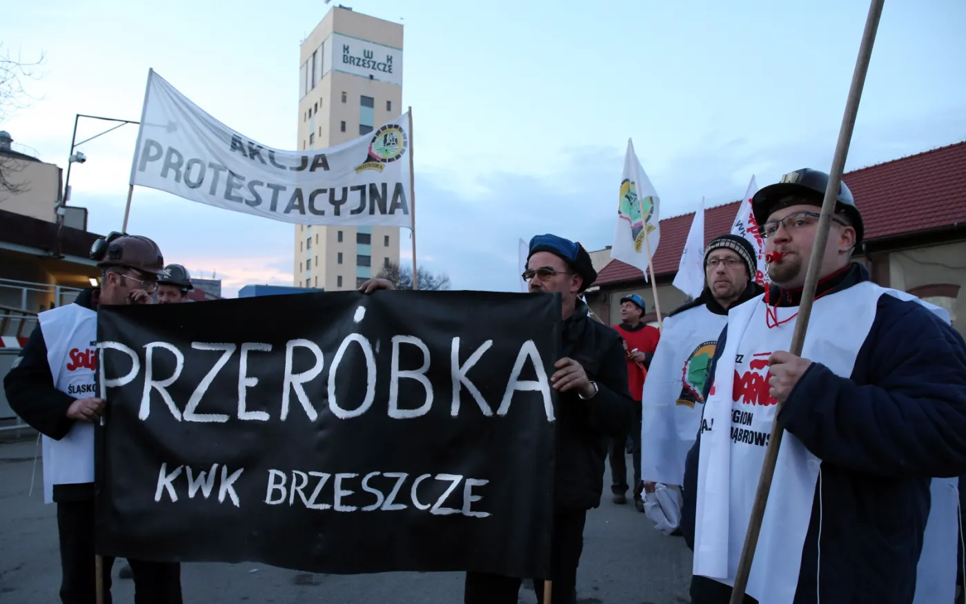 7303405-protestujacy-gornicy-zorganizowali.jpg
