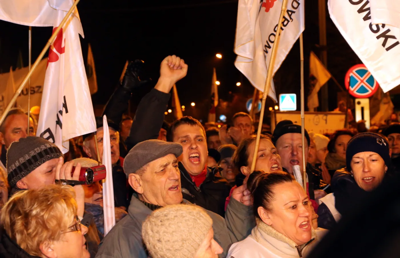 7303260-protestujacy-gornicy-zorganizowali.jpg