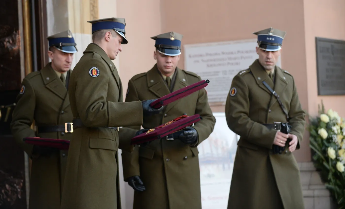 7309007-pogrzeb-jozefa-oleksego-na-powazkach.jpg
