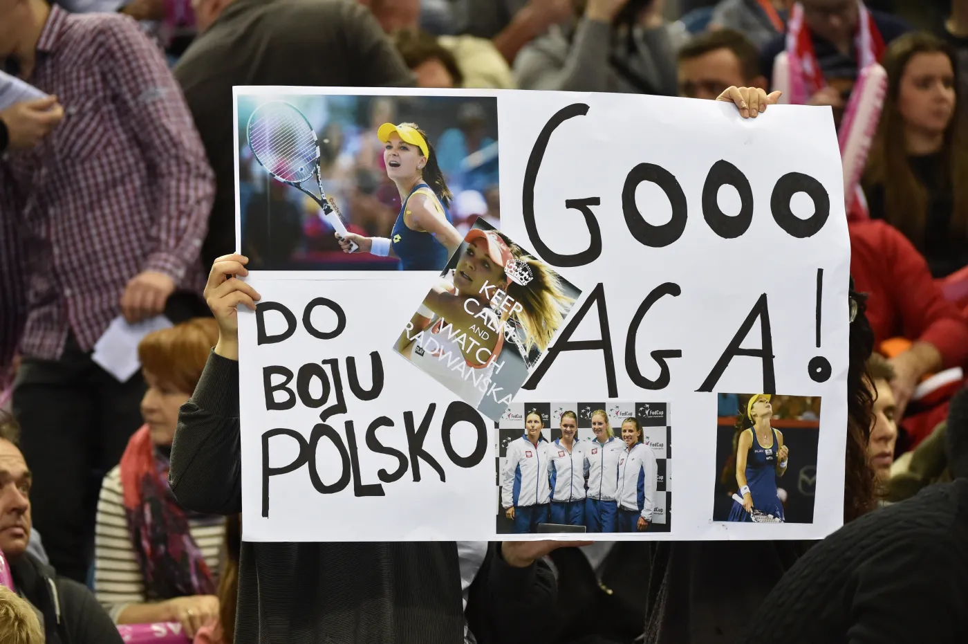 7397380-kibice-agnieszki-radwanskiej-podczas.jpg