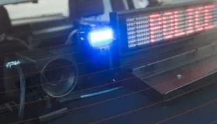 Wypadek w Markach koło Warszawy. Autobus wjechał na osobówkę