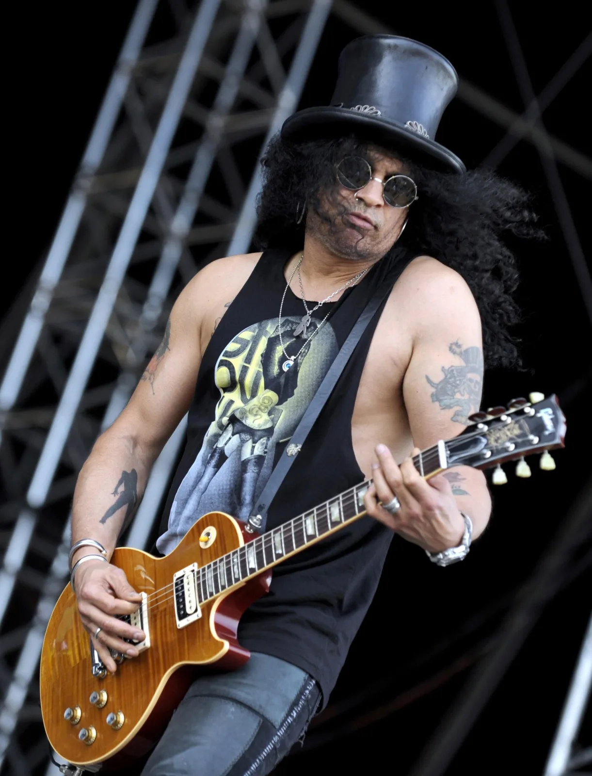 7987242-slash.jpg