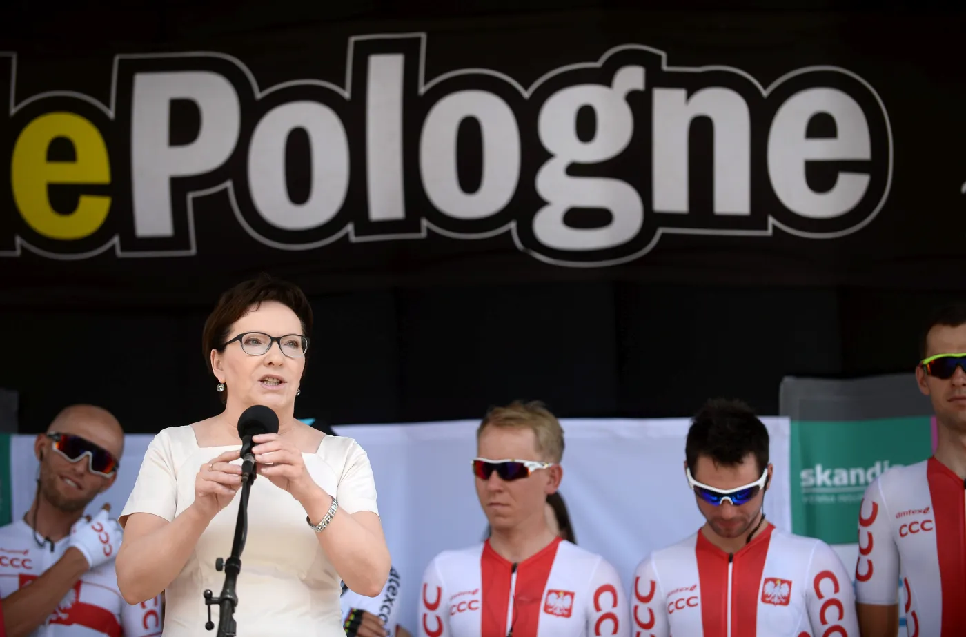 8042250-premier-ewa-kopacz-przemawia-przed.jpg