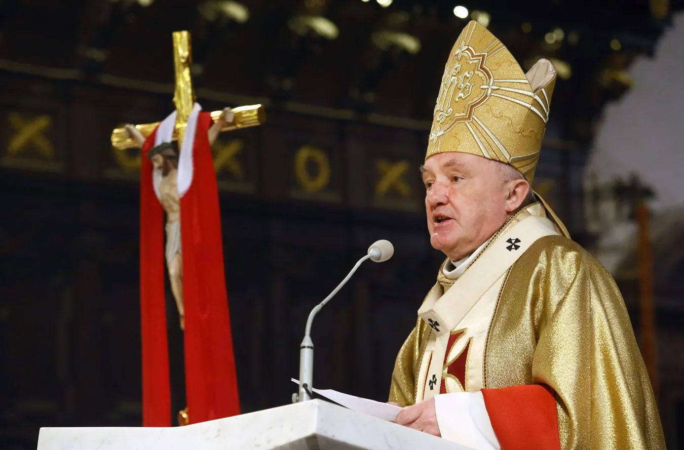 Kardynał Nycz: Kościół ma być apolityczny
