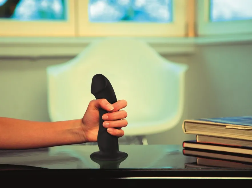 Starszy niż koło "brat" wibratora: kto i dlaczego powinien sięgnąć po dildo?
