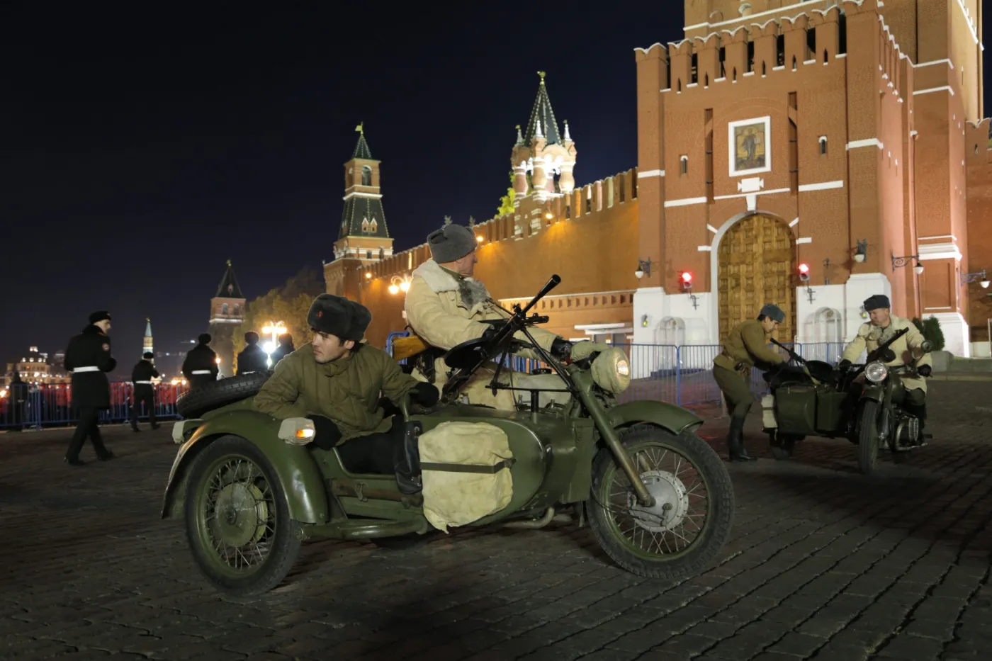 8395656-rosyjscy-zolnierze-w-historycznych.jpg