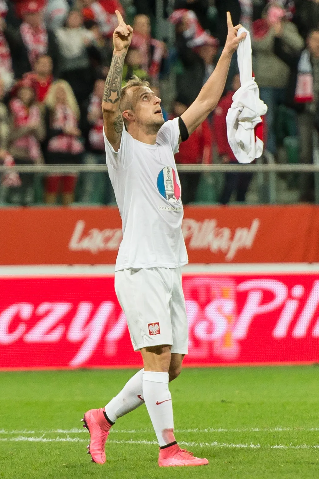 8434518-kamil-grosicki-swojego-gola-zlozyl.jpg