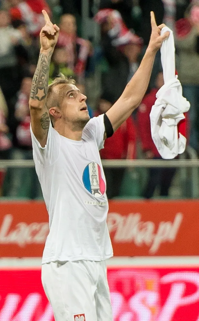 8434582-kamil-grosicki-swojego-gola-zlozyl.jpg
