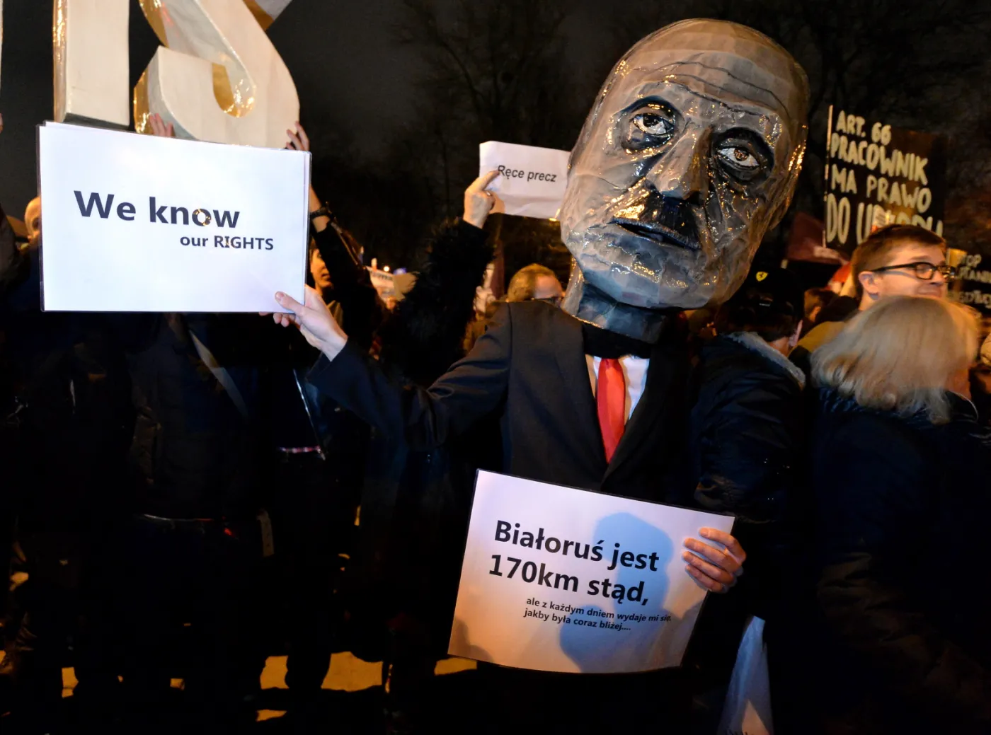 8497595-manifestacje-przed-sejmem-w-zwiazku.jpg