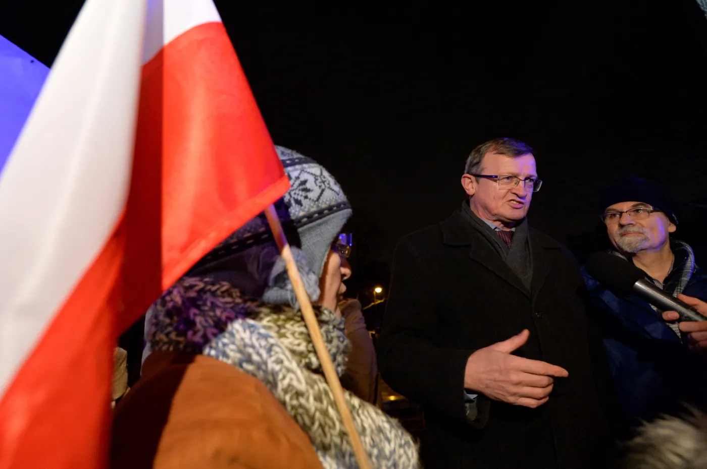 8497723-manifestacje-przed-sejmem-w-zwiazku.jpg