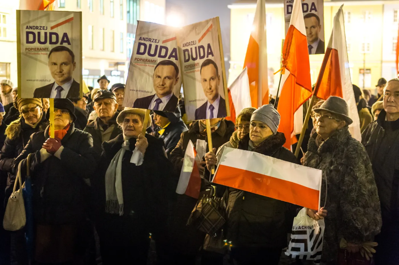 Manifestacja poparcia dla prezydenta Dudy. "Ma pan oparcie w narodzie". ZDJĘCIA