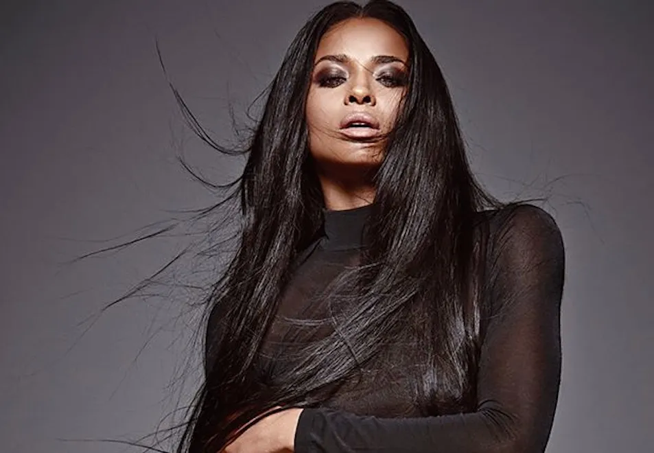 Ciara świętuje Dzień Matki i pokazuje swego synka