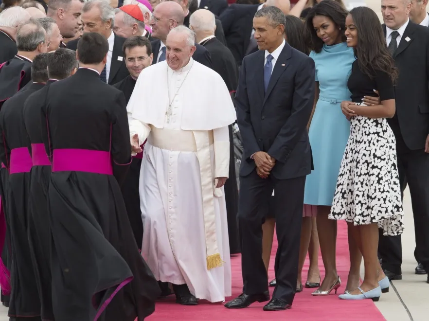 8249701-michelle-obama-barack-obama-papiez.jpg
