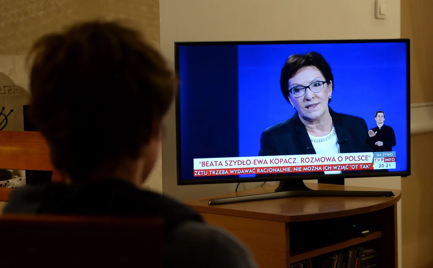 8336329-ewa-kopacz-w-czasie-debaty-z-beata.jpg