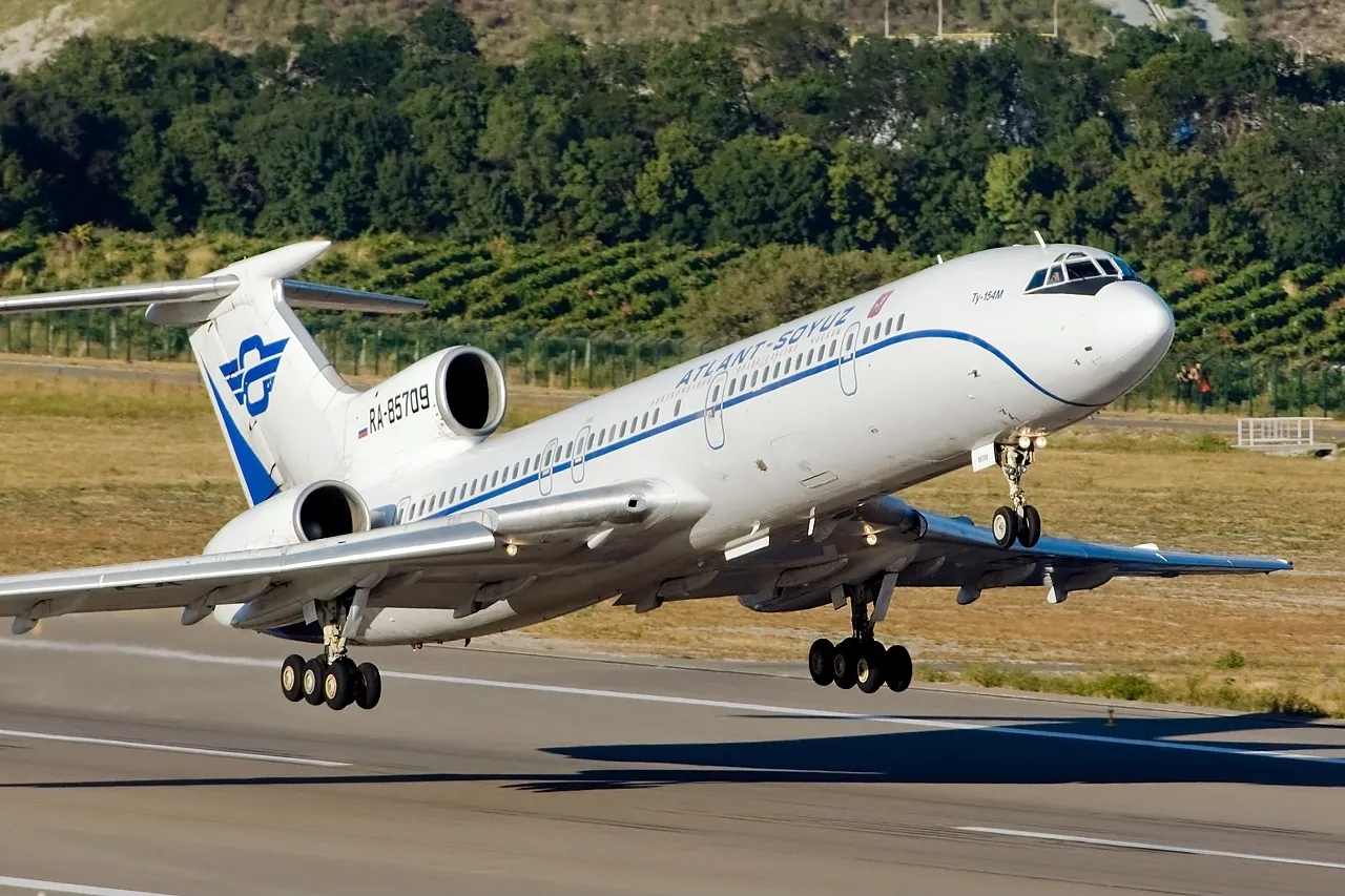 Tu-154M w barwach linii Atlant-Soyuz Airlines