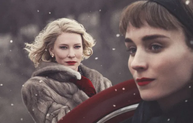 Ostrożnie, pożądanie! Cate Blanchett i Rooney Mara w melodramacie "Carol" [ZDJĘCIA]