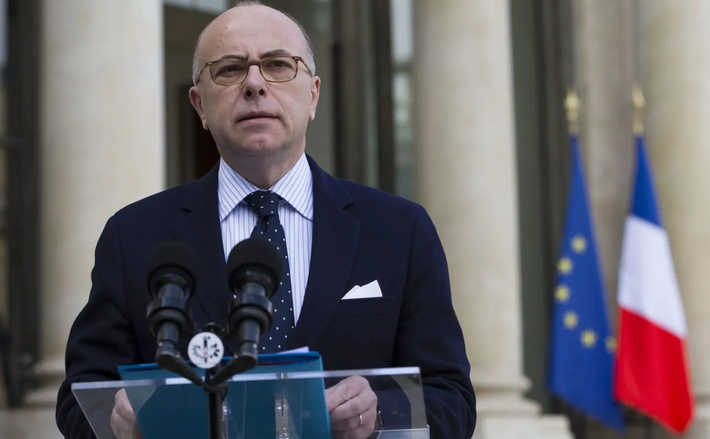 Minister spraw wewnętrznych Francji Bernard Cazeneuve