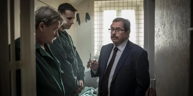 Janusz Gajos i Robert Więckiewicz trafili do więzienia [ZDJĘCIA]