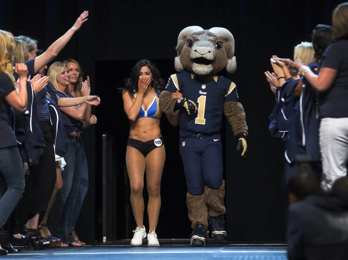 8946151-seksowne-cheerleaderki-los-angeles.jpg