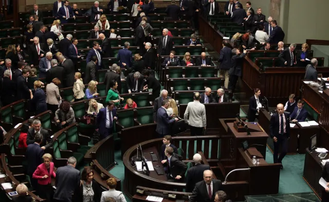 Debata o ochronie życia nie jest dziś na rękę PiS