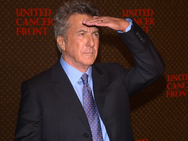 Dustin Hoffman na gali Louis Vuitton United Cancer Front (2004)
