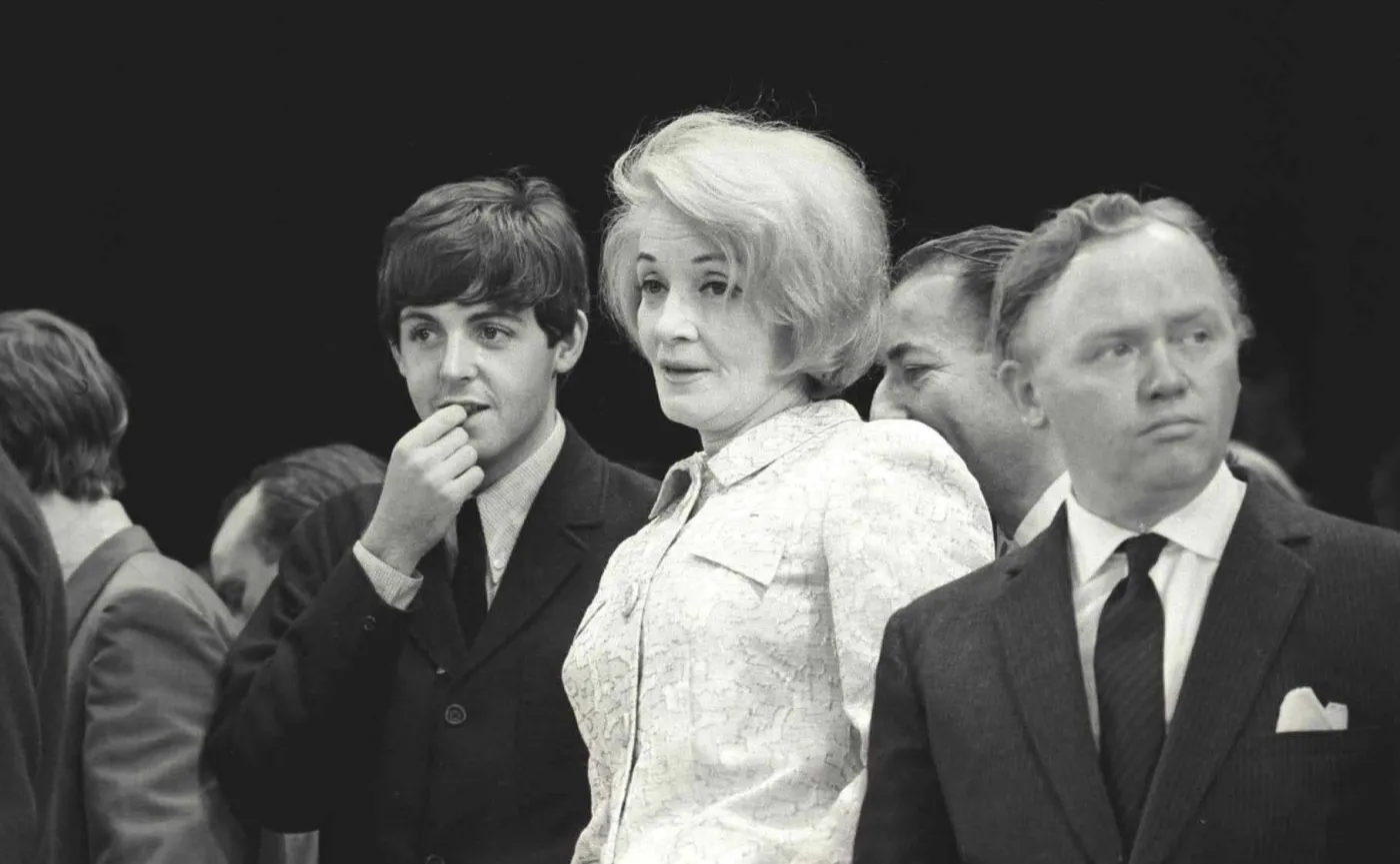 Paul McCartney obok Marlene Dietrich w 1963 roku