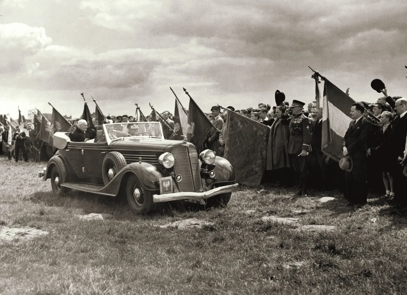 9260037-tak-motoryzowano-ii-rzeczpospolita.jpg