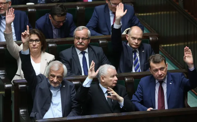 Sejm uchwalił ustawę o Trybunale Konstytucyjnym autorstwa PiS