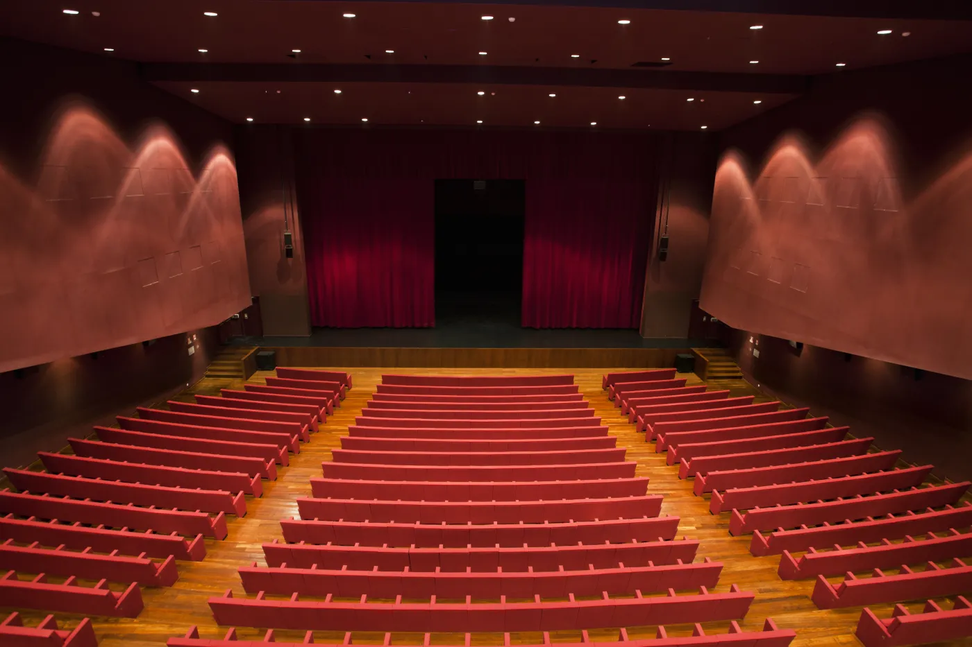 Więc teatr opowieści? PODSUMOWANIE SEZONU TEATRALNEGO