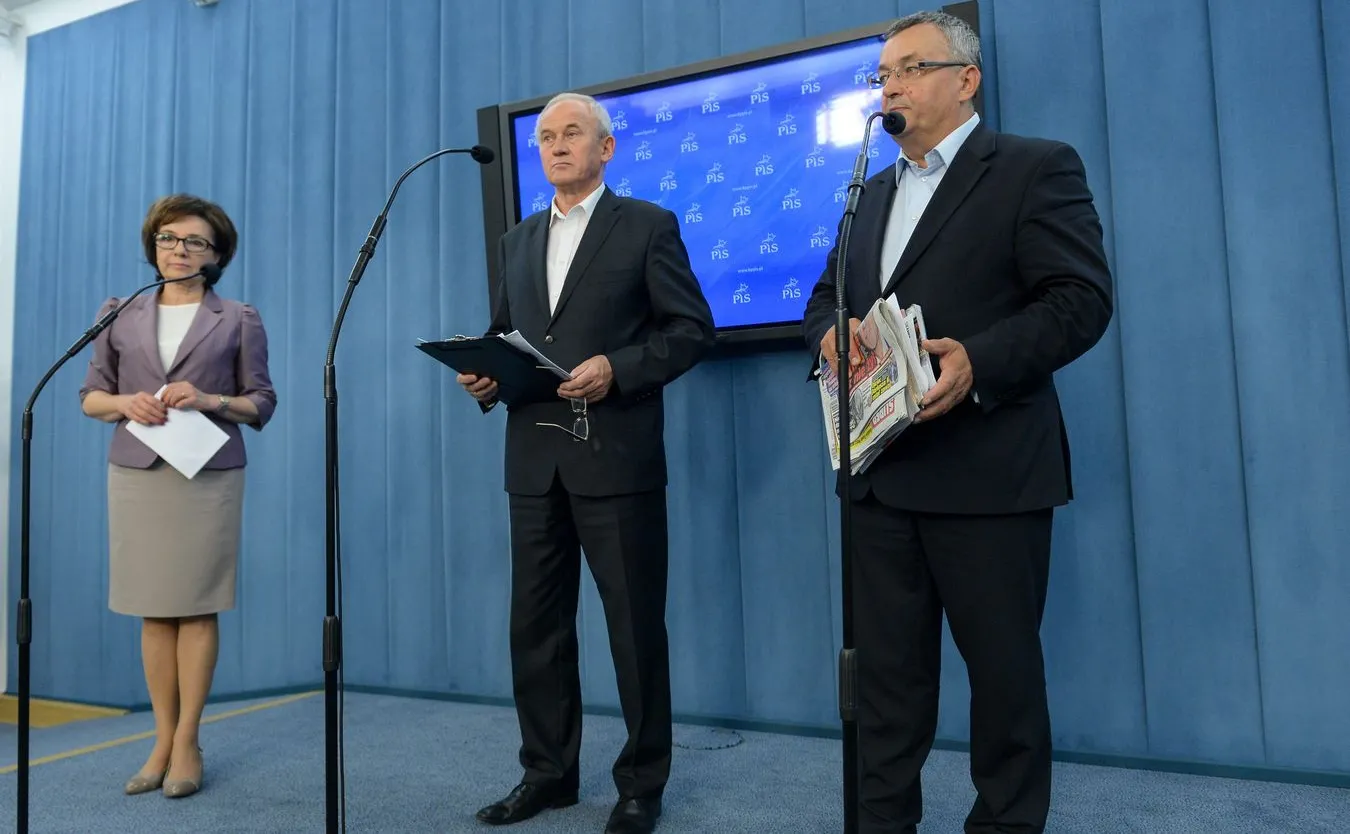 Elżbieta Witek, Krzysztof Tchórzewski i Andrzej Adamczyk z PiS