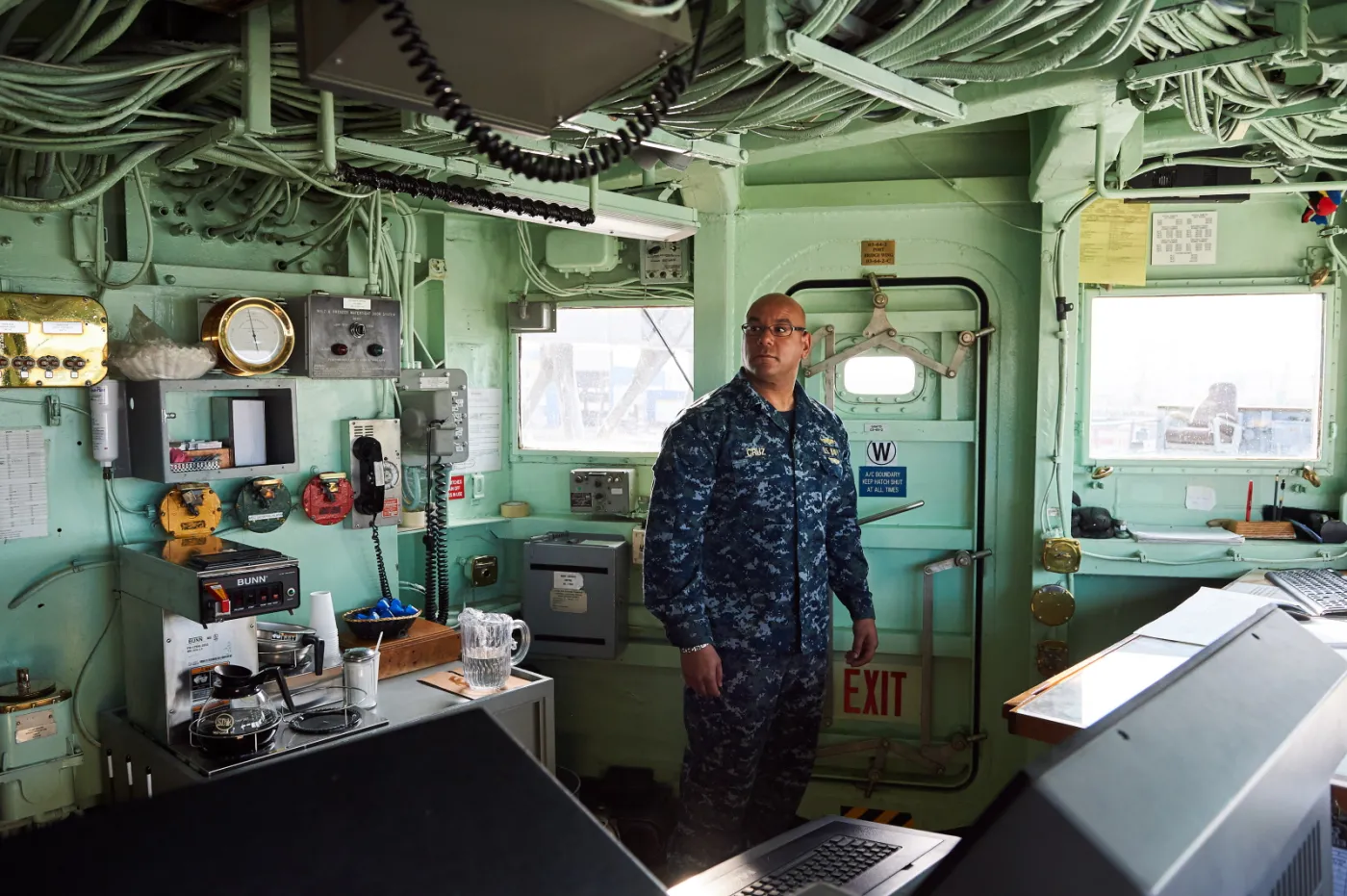 9282273-amerykanski-okret-uss-mount-whitney.jpg