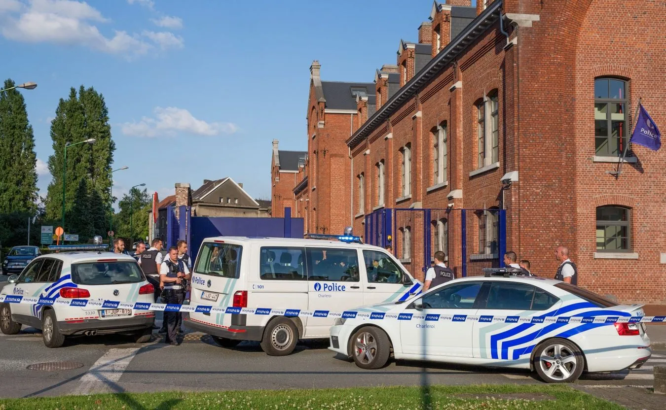 Charleroi: Miejsce, w którym napastnik z maczetą zaatakował policjantki