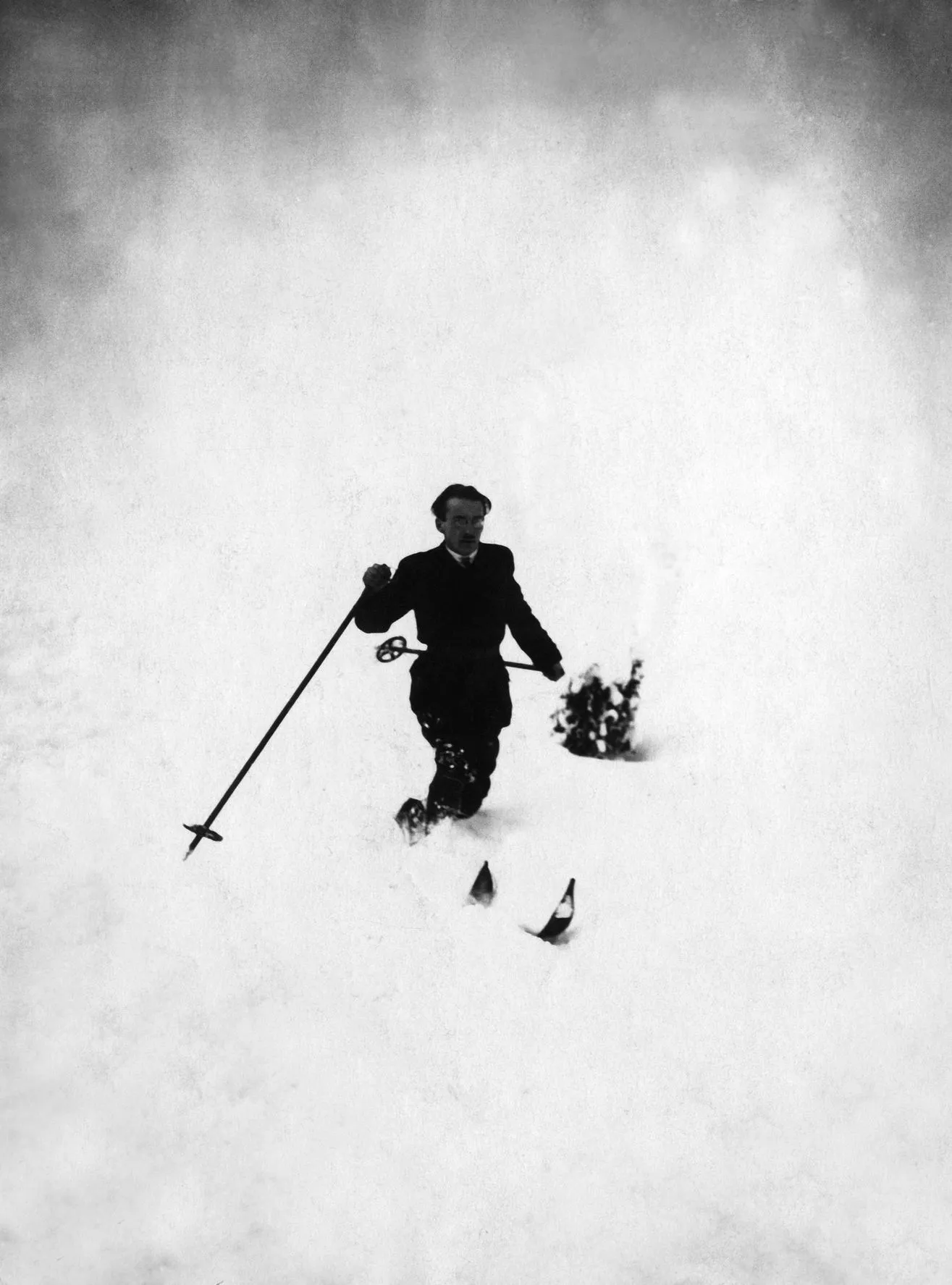 Jazda telemarkiem / fot. ze zbiorów Muzeum Tatrzańskiego