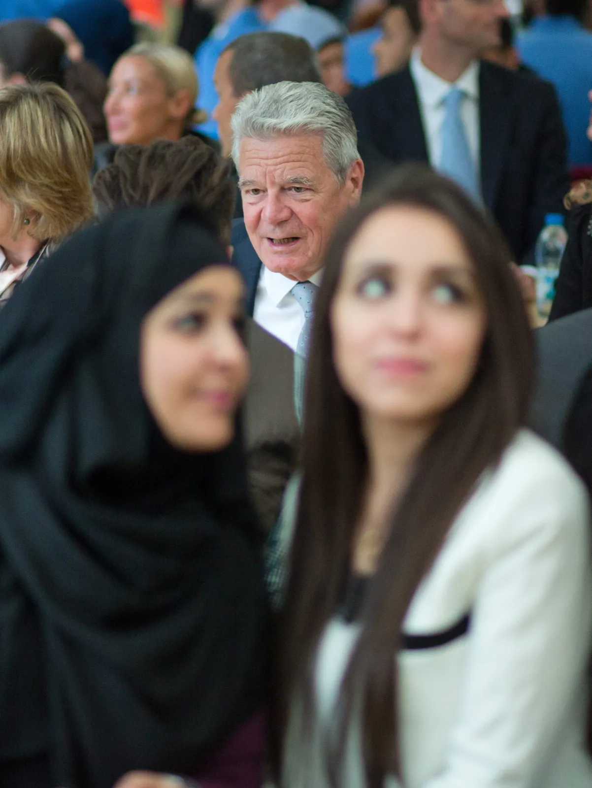 9163577-gauck-obchodzil-razem-z-muzulmanami.jpg