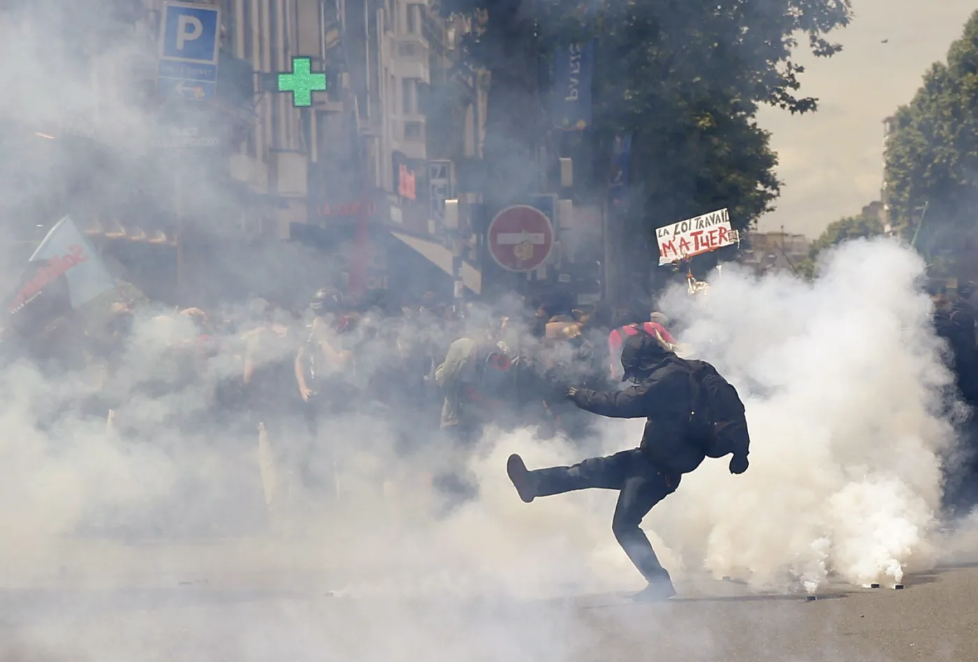 9165323-demonstracja-zwiazkowcow-przeciwko.jpg