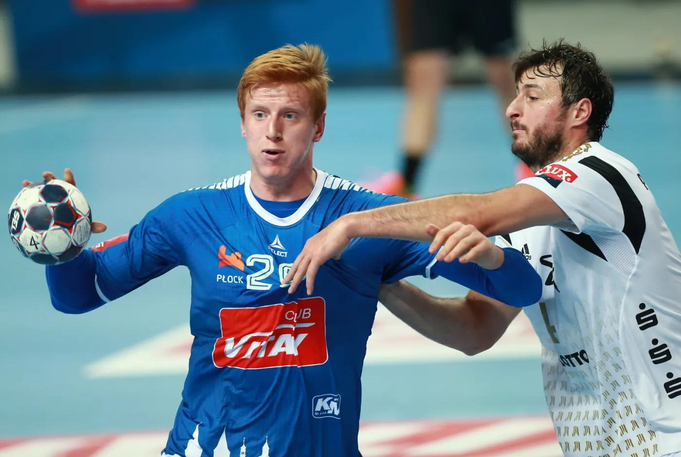 Zawodnik Orlenu Wisły Płock Tomasz Gębala (L) i Domagoj Duvnjak (P) z THW Kiel