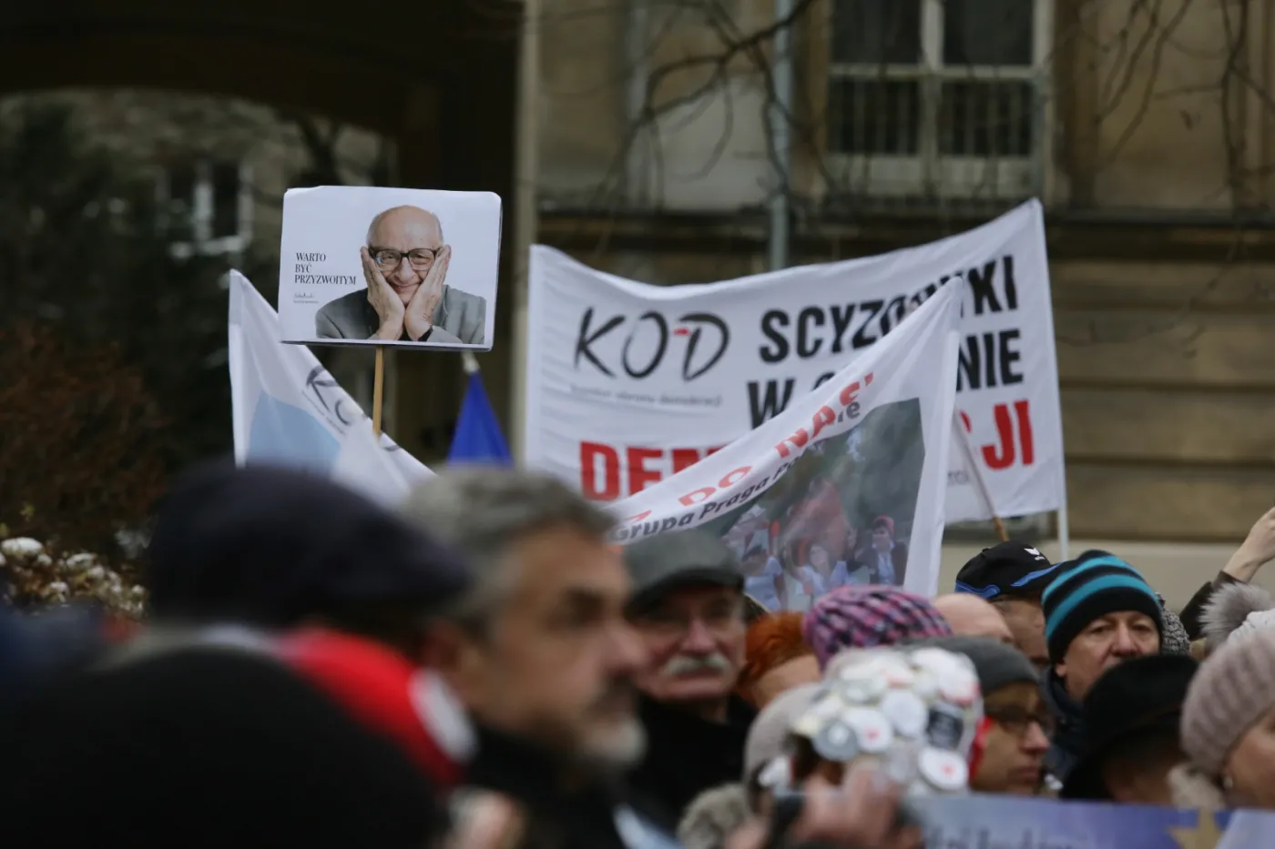 9672183-wladyslaw-bartoszewski-uhonorowany.jpg