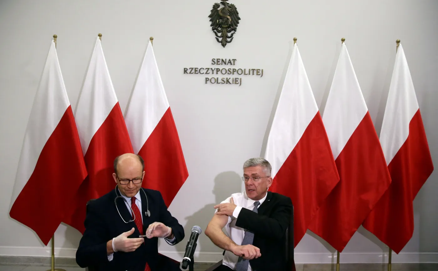 Minister zdrowia Konstanty Radziwiłł zaszczepił marszałka Senatu Stanisława Karczewskiego