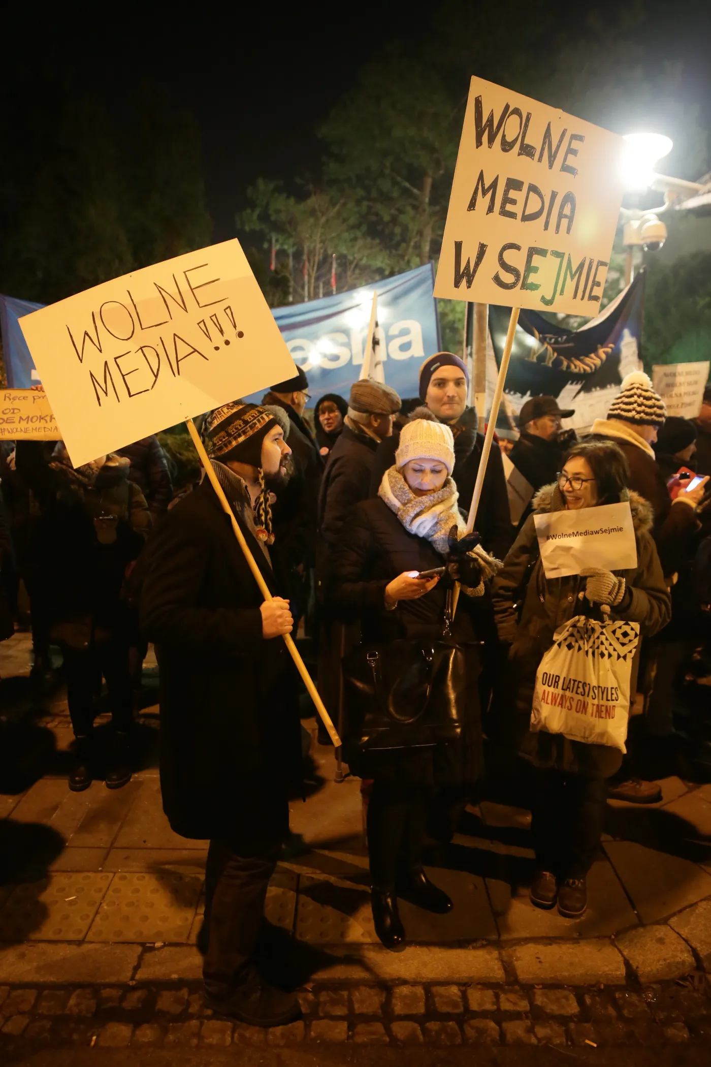9712012-przed-sejmem-przeciwko-ograniczeniu.jpg