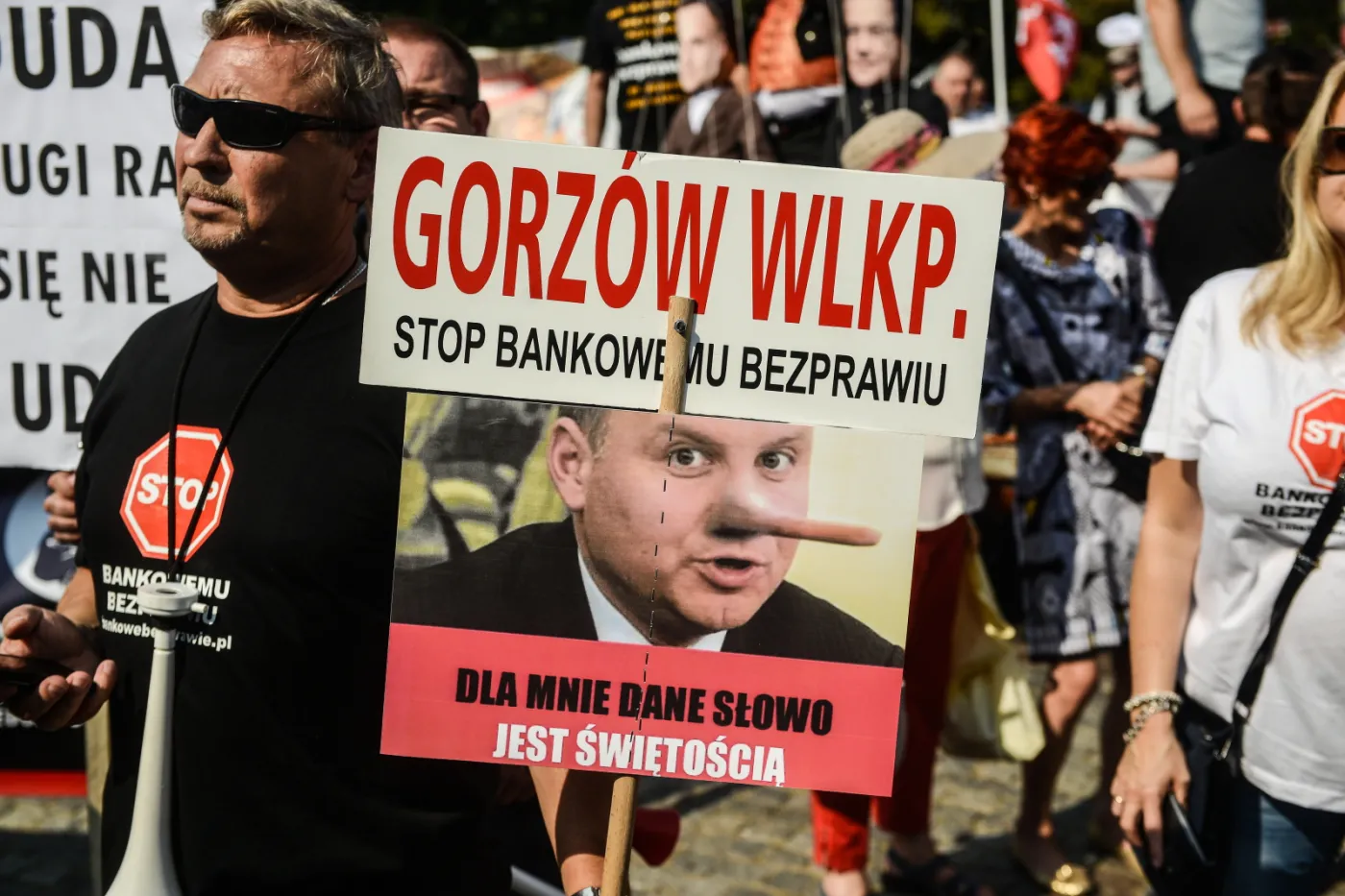 Frankowicze chcą prac nad projektem Kukiz'15. Prezydenta Dudę pokazali jako Pinokia