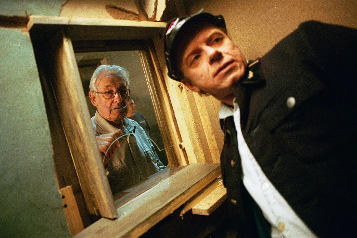 9516672-andrzej-wajda-na-planie-filmu-wyrok.jpg